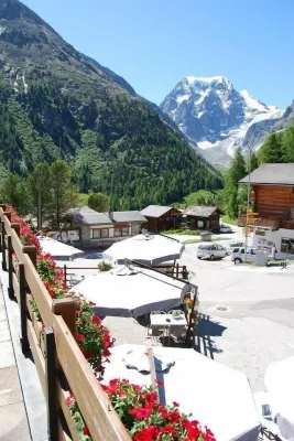 Hotel du Pigne Hotels near Col des Vignettes