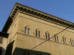 韋斯普奇50倫卡諾飯店