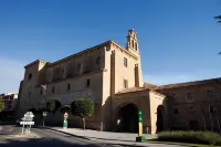 Parador de Santo Domingo Bernardo de Fresneda Hotels in Grañón