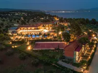 Blue Dolphin Hotel Hotéis em Ormilia