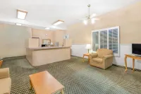 Days Inn by Wyndham Deming - Motels