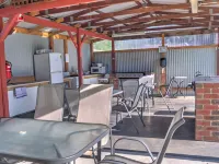 High Country Holiday Park Hotels in Mansfield