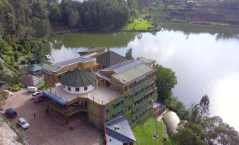 Bunyonyi Safaris Resort