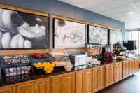 Baymont by Wyndham Jefferson City - breakfast