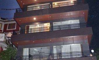 King Castle Mcleodganj-Centrally Heated and Air Cooled- Near Mall Road - Free Parking