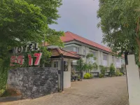 Hotel SG17 Hotel dekat Parkiran Makam Sunan Bonang