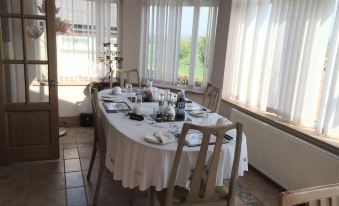 The Old Farm House - Housity