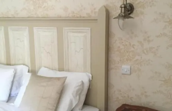 河岸鄉村酒吧及旅館