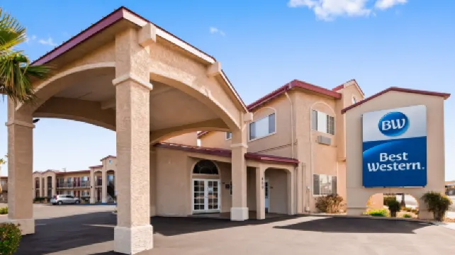 Best Western China Lake Inn