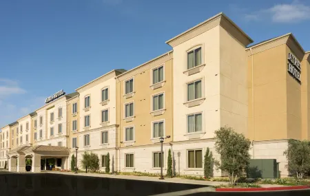 Ayres Hotel Orange Отели рядом с достопримечательностью «Университет Чапман»