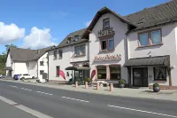 Hotel Straubs Schöne Aussicht فنادق في Obernburg am Main