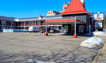 Choice Inn by the Falls