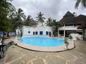 Charming and Remarkable15-Bed Villa in Diani Beach