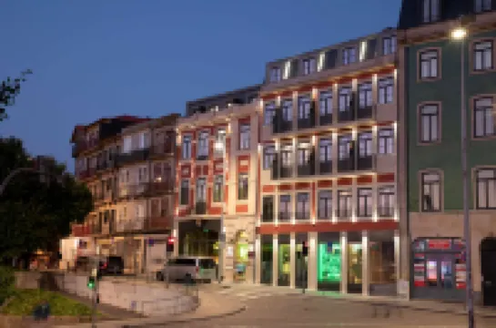 Se Catedral Hotel Porto, Tapestry Collection by Hilton Hotels in 