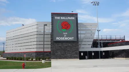 Holiday Inn Chicago O'Hare - Rosemont Отели рядом с достопримечательностью «Театр Роузмонта»