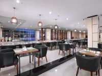 CK Tanjungpinang Hotel and Convention Centre - Завтрак