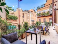 Tritone Top House Hotels near Trevi