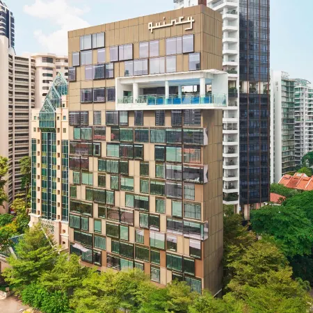 Quincy Hotel Singapore by Far East Hospitality Отели рядом с достопримечательностью «Торговый центр The Paragon»