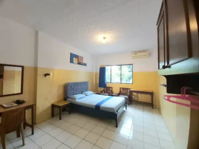 Sentosa Hotel Bekasi Hotels near Regen Makmur Aquarium