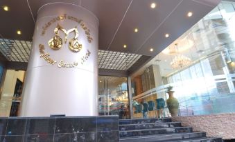 Mayflower Grande Hotel