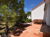 Holiday House in a Quiet Area Near the Sea, Private Garden, Terrace and BBQ
