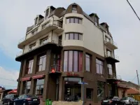 Hotel Clipa Отели рядом с достопримечательностью «Catedrala ortodoxa / Orthodox Cathedral»