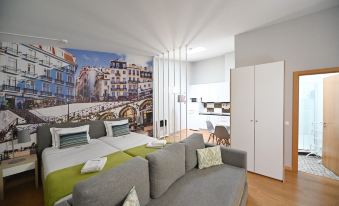 Famous Crows Lisbon Suites