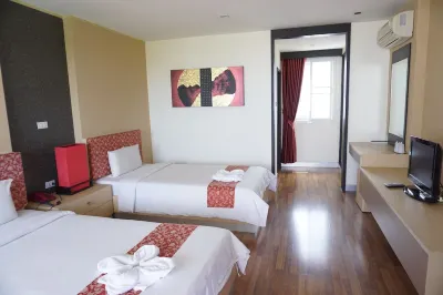 Panatara Hotel Hotels in Mueang Chumphon District