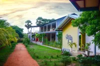 Lake Sanctuary Resort Hotel berhampiran Nandimithra Aranya Senasana