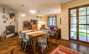 Beautiful Home in Wygon with Wifi and 5 Bedrooms