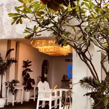 The Beachhouse and Bar