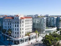 Santa Monica Proper Hotel, a Member of Design Hotels Отели рядом с достопримечательностью «Пирс Санта-Моники»