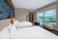 La Quinta Inn & Suites by Wyndham Nashville Downtown/Stadium Hotels near Vanderbilt Health Clinic at Walgreens Hart Lane