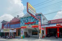 RedDoorz @ Jalan Raya Baturaden 2 Hotel dekat Taman Randu Bengkong