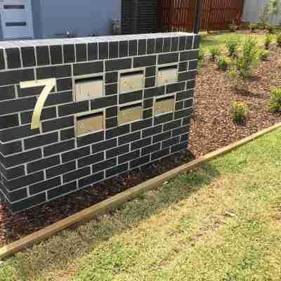 Wallsend on Longworth Hotel Exterior