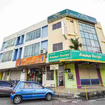 OYO 44058 Motel Sre Bayam Hotel Exterior