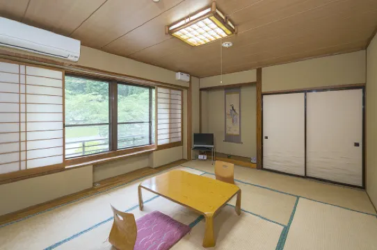 須坂温泉古城荘 高山村のホテル