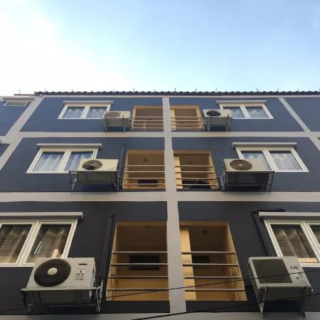 The Corner Ratchada Отели рядом с достопримечательностью «Станция метро Sutthisan»