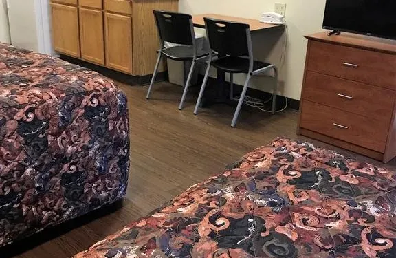 埃爾維斯內陸套房酒店