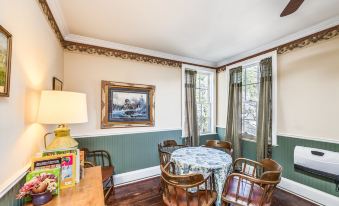 The Dutch Flat Hotel