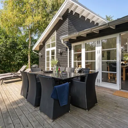"Amon" - 670m from the Sea
