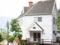 Pension Unbalance Hotels in Hatsukaichi
