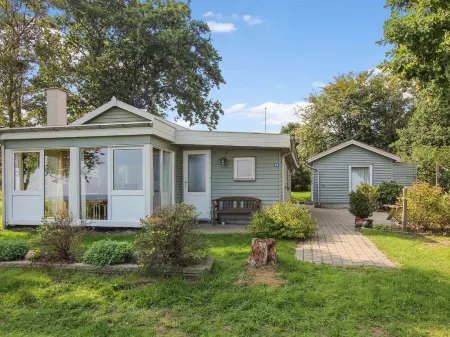 "Isalie" - 200m from the Sea Отели рядом с достопримечательностью «DFDS Frederikshavn Terminal»