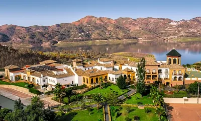 B Bou Hotel la Viñuela & Spa