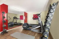 Ramada by Wyndham London North M1 - Gym