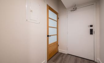 Spacious Newly Renovated 1 Bedroom Suite