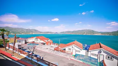 The South Sea, Spa Hill Pension
