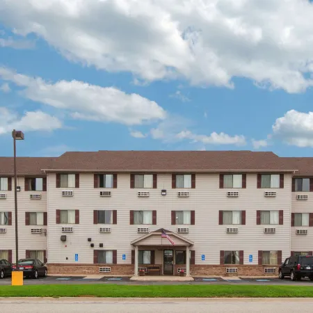 Super 8 by Wyndham Mason City