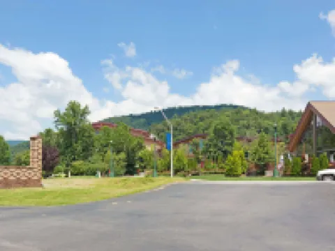 Days Inn by Wyndham Cherokee Near Casino Hotels in Cherokee
