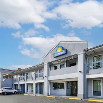 Days Inn by Wyndham Raleigh Glenwood-Crabtree